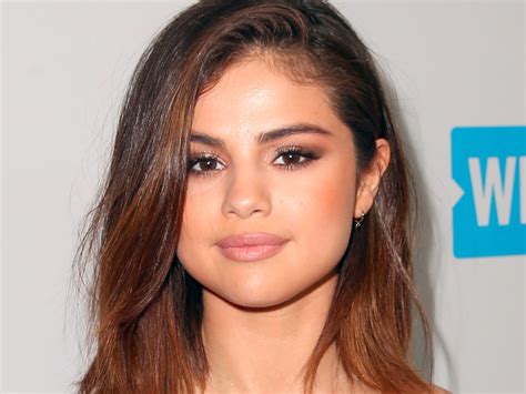 lupus selena gomez wiki - Selena Gomez lupus life expectancy.